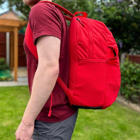 Nike red back pack - Picture 2 of 4